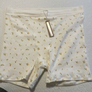 Skims boxers new with tags in color dandelion